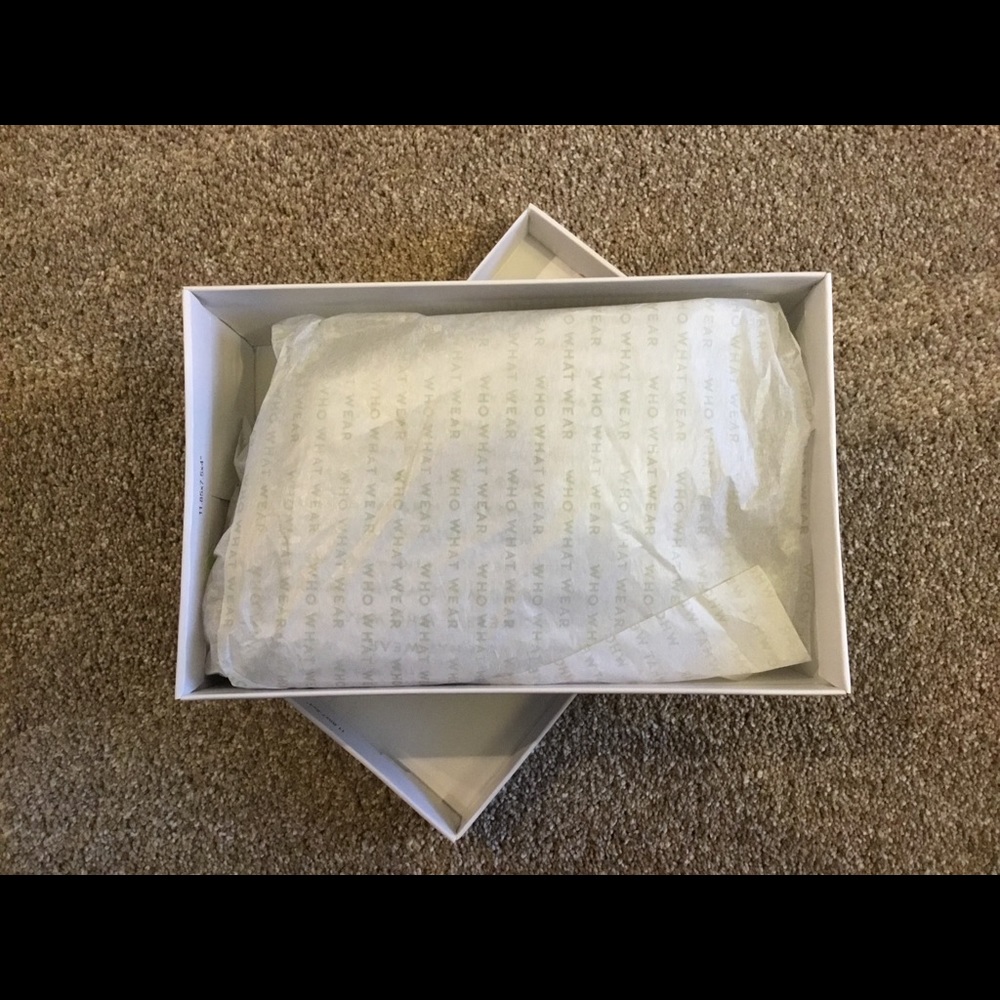 NIB Who What Wear Eden Taupe High Heels - Picture 4 of 5
